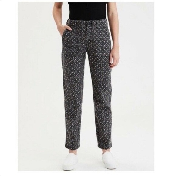NWOT American Eagle Black Pink Ditsy Mini Floral Print Utility Stretch  Pants - Picture 1 of 8